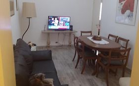 Habitaciónes privadas doble y single con baño compartido en casa familiar